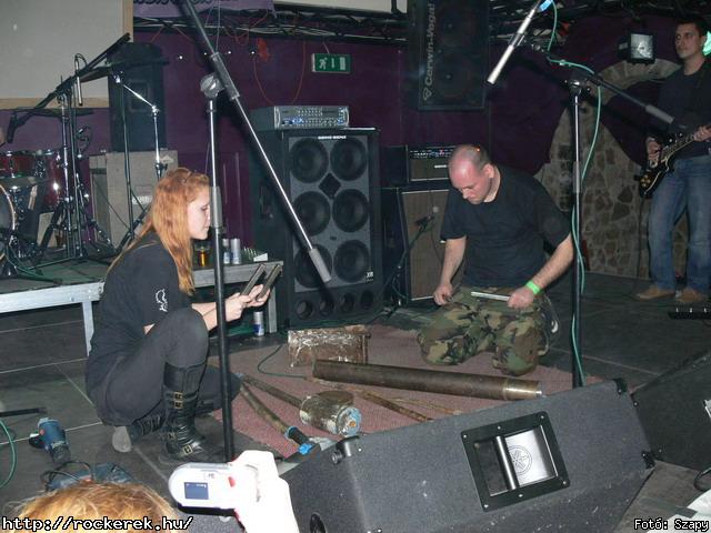  Suburban Neon,  History of heaven,  Sunset,  M-nlkl,  Faded Life,  Entrpia Architektra,  Schoolphoto,  Krhozat,  Dharma - Fot: Szapy