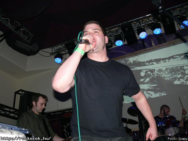  Suburban Neon,  History of heaven,  Sunset,  M-nlkl,  Faded Life,  Entrpia Architektra,  Schoolphoto,  Krhozat,  Dharma - Fot: Szapy