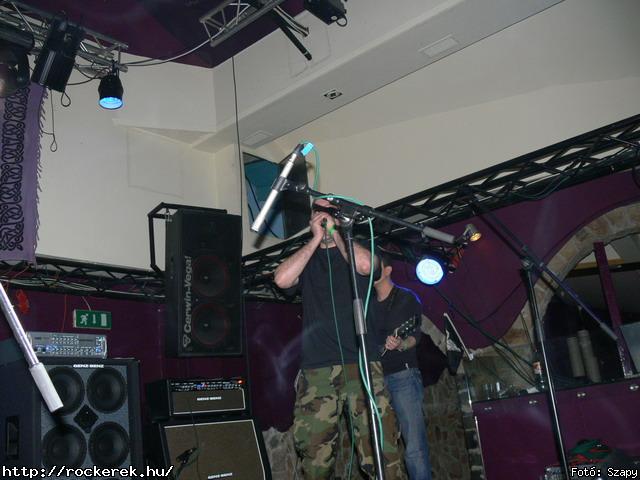  Suburban Neon,  History of heaven,  Sunset,  M-nlkl,  Faded Life,  Entrpia Architektra,  Schoolphoto,  Krhozat,  Dharma - Fot: Szapy