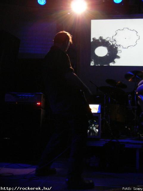  Suburban Neon,  History of heaven,  Sunset,  M-nlkl,  Faded Life,  Entrpia Architektra,  Schoolphoto,  Krhozat,  Dharma - Fot: Szapy