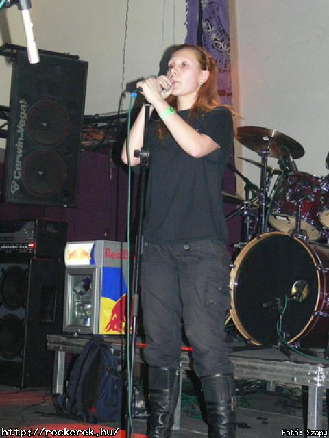  Suburban Neon,  History of heaven,  Sunset,  M-nlkl,  Faded Life,  Entrpia Architektra,  Schoolphoto,  Krhozat,  Dharma - Fot: Szapy