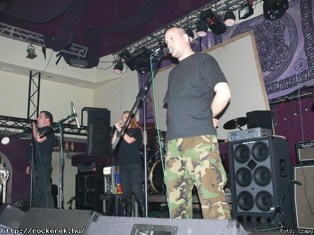  Suburban Neon,  History of heaven,  Sunset,  M-nlkl,  Faded Life,  Entrpia Architektra,  Schoolphoto,  Krhozat,  Dharma - Fot: Szapy