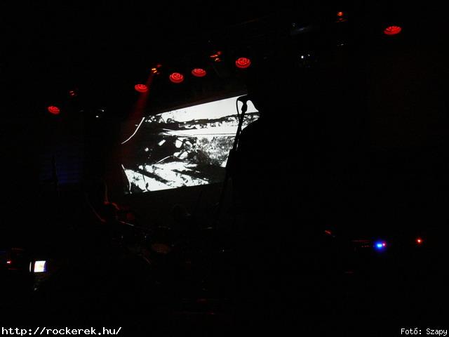  Suburban Neon,  History of heaven,  Sunset,  M-nlkl,  Faded Life,  Entrpia Architektra,  Schoolphoto,  Krhozat,  Dharma - Fot: Szapy