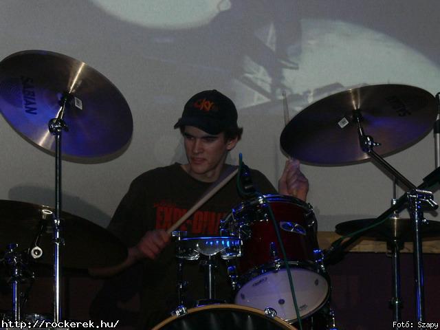  Suburban Neon,  History of heaven,  Sunset,  M-nlkl,  Faded Life,  Entrpia Architektra,  Schoolphoto,  Krhozat,  Dharma - Fot: Szapy