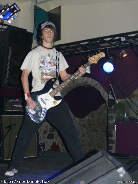  Suburban Neon,  History of heaven,  Sunset,  M-nlkl,  Faded Life,  Entrpia Architektra,  Schoolphoto,  Krhozat,  Dharma - Fot: Szapy