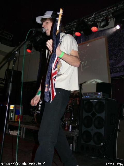  Suburban Neon,  History of heaven,  Sunset,  M-nlkl,  Faded Life,  Entrpia Architektra,  Schoolphoto,  Krhozat,  Dharma - Fot: Szapy