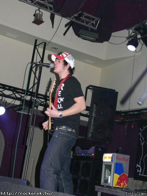  Suburban Neon,  History of heaven,  Sunset,  M-nlkl,  Faded Life,  Entrpia Architektra,  Schoolphoto,  Krhozat,  Dharma - Fot: Szapy