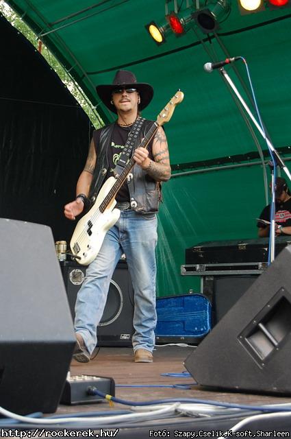  All Devils, Ayers Rock, Cool Head Clan, Dalriada, Drastic Means, Felvidki Rock Sznpad, Hard, Ismers Arcok, Jszmagyarok, Kerecsen, Kormorn, Lord, Lgkalapcs, Phoenix, Rockstone, Szktia, Titnok - Fot: Szapy,Cselik,K-soft,Sharleen