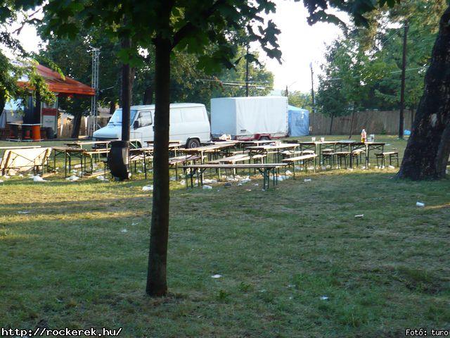  Cadaveres, Depresszi, Holtid, Insane, Macskanadrg, Pokolgp, Tankcsapda - Fot: turo