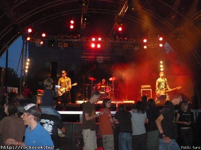  Cadaveres, Depresszi, Holtid, Insane, Macskanadrg, Pokolgp, Tankcsapda - Fot: turo