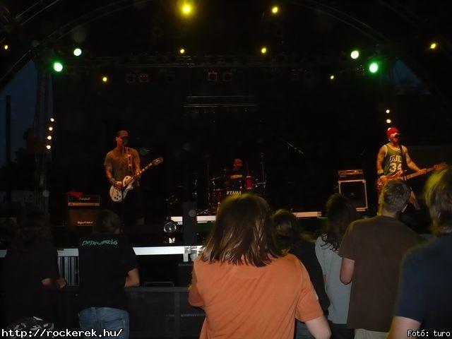  Cadaveres, Depresszi, Holtid, Insane, Macskanadrg, Pokolgp, Tankcsapda - Fot: turo