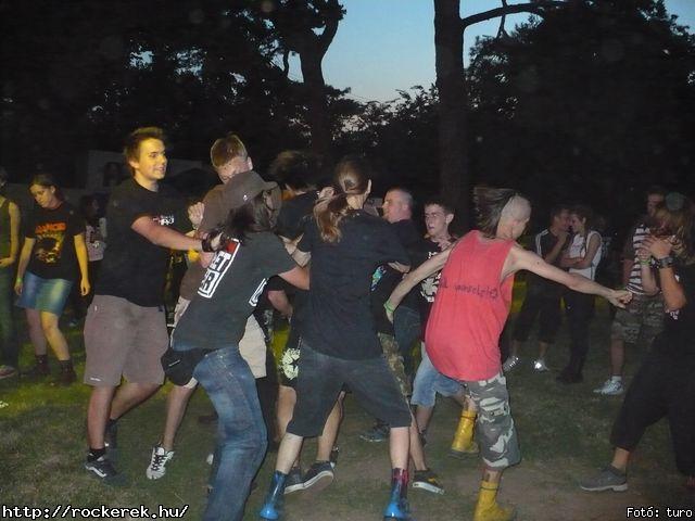  Cadaveres, Depresszi, Holtid, Insane, Macskanadrg, Pokolgp, Tankcsapda - Fot: turo