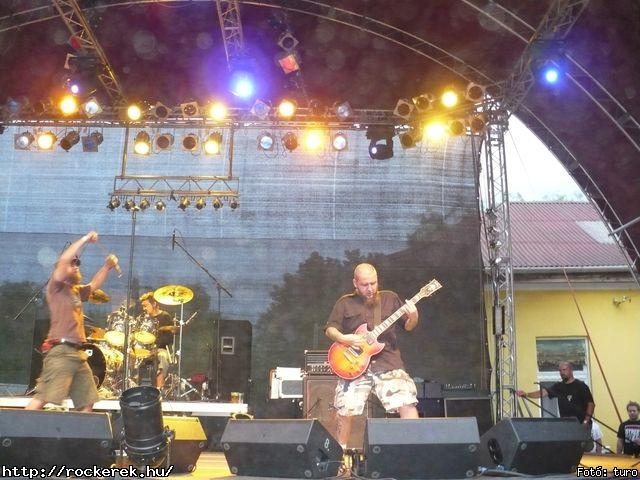  Cadaveres, Depresszi, Holtid, Insane, Macskanadrg, Pokolgp, Tankcsapda - Fot: turo