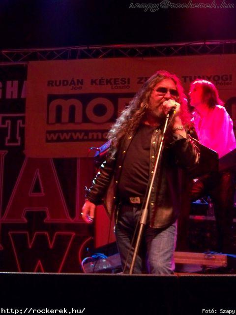  Piramis, Mobilmnia, Alvin s a Mkusok, Karthago, Komr Lszl, Wroom - Fot: Szapy