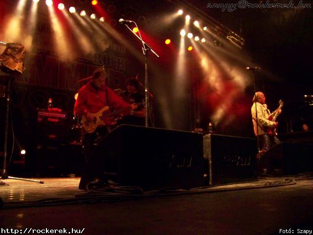  Piramis, Mobilmnia, Alvin s a Mkusok, Karthago, Komr Lszl, Wroom - Fot: Szapy