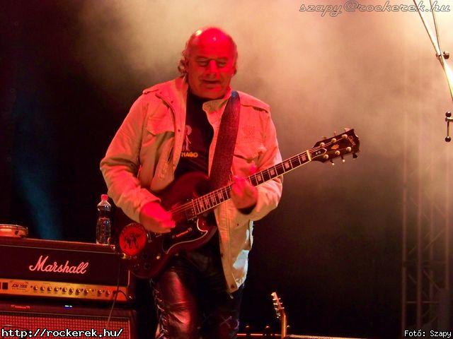  Piramis, Mobilmnia, Alvin s a Mkusok, Karthago, Komr Lszl, Wroom - Fot: Szapy