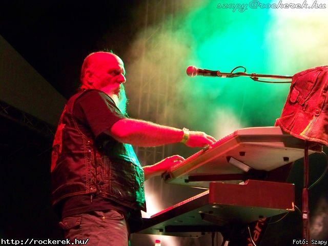  Piramis, Mobilmnia, Alvin s a Mkusok, Karthago, Komr Lszl, Wroom - Fot: Szapy