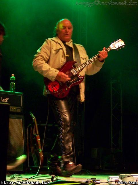  Piramis, Mobilmnia, Alvin s a Mkusok, Karthago, Komr Lszl, Wroom - Fot: Szapy