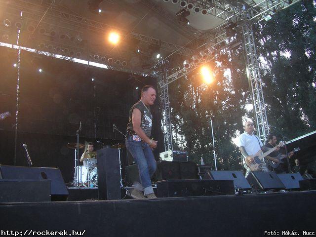  Ab/cd, Alvin s A Mkusok, Beatrice, Belga, Belmondo, Chuck Norris Action Squad, Collins And Behnam, Colorstar, Dalriada, Death Angel, Depresszi, Dek Bill Blues Band, Esclin Syndo, Finntroll, Firkin, Fish!, Hollywood Rose, Infra Gandhi, Kataklysm, Keep Of Kalessin, Kispl s A Borz, Korai Banditos Party, Korai rm, Kowalsky Meg A Vega, Machine Head, Magna Cum Laude, Mobilmania, Mystery Gang, N.o.h.a, Neo, Ossian, Paddy& The Rats, Parov Stelar & Band, Pokolgp, Quimby, Remorse, Road, Rme Vrzik, Sepultura, Ska Funderz, Subscribe, Tankcsapda, Testament, The Bedlam, The Idoru, Titusz, Watch My Dying, Yellow Spots, Zorall - Fot: Mks, Mucc