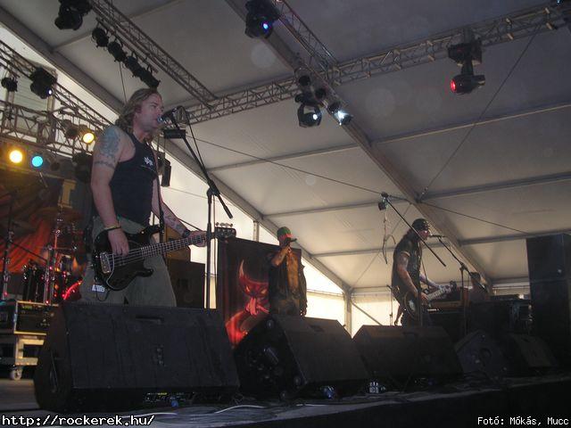  Ab/cd, Alvin s A Mkusok, Beatrice, Belga, Belmondo, Chuck Norris Action Squad, Collins And Behnam, Colorstar, Dalriada, Death Angel, Depresszi, Dek Bill Blues Band, Esclin Syndo, Finntroll, Firkin, Fish!, Hollywood Rose, Infra Gandhi, Kataklysm, Keep Of Kalessin, Kispl s A Borz, Korai Banditos Party, Korai rm, Kowalsky Meg A Vega, Machine Head, Magna Cum Laude, Mobilmania, Mystery Gang, N.o.h.a, Neo, Ossian, Paddy& The Rats, Parov Stelar & Band, Pokolgp, Quimby, Remorse, Road, Rme Vrzik, Sepultura, Ska Funderz, Subscribe, Tankcsapda, Testament, The Bedlam, The Idoru, Titusz, Watch My Dying, Yellow Spots, Zorall - Fot: Mks, Mucc