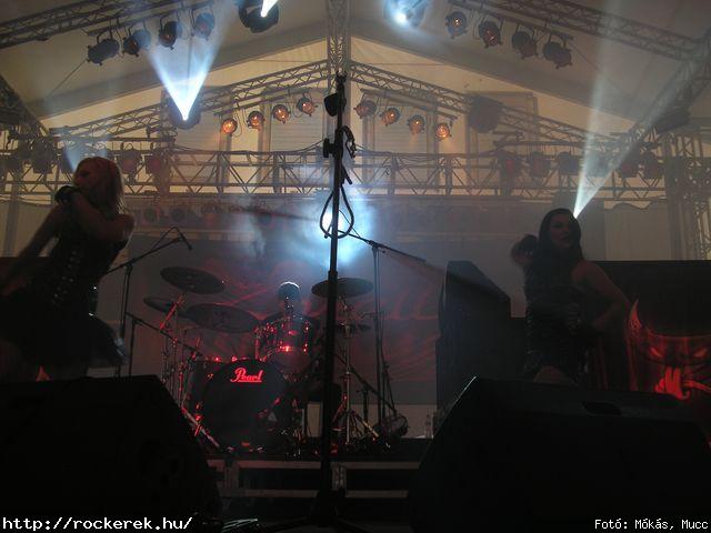  Ab/cd, Alvin s A Mkusok, Beatrice, Belga, Belmondo, Chuck Norris Action Squad, Collins And Behnam, Colorstar, Dalriada, Death Angel, Depresszi, Dek Bill Blues Band, Esclin Syndo, Finntroll, Firkin, Fish!, Hollywood Rose, Infra Gandhi, Kataklysm, Keep Of Kalessin, Kispl s A Borz, Korai Banditos Party, Korai rm, Kowalsky Meg A Vega, Machine Head, Magna Cum Laude, Mobilmania, Mystery Gang, N.o.h.a, Neo, Ossian, Paddy& The Rats, Parov Stelar & Band, Pokolgp, Quimby, Remorse, Road, Rme Vrzik, Sepultura, Ska Funderz, Subscribe, Tankcsapda, Testament, The Bedlam, The Idoru, Titusz, Watch My Dying, Yellow Spots, Zorall - Fot: Mks, Mucc