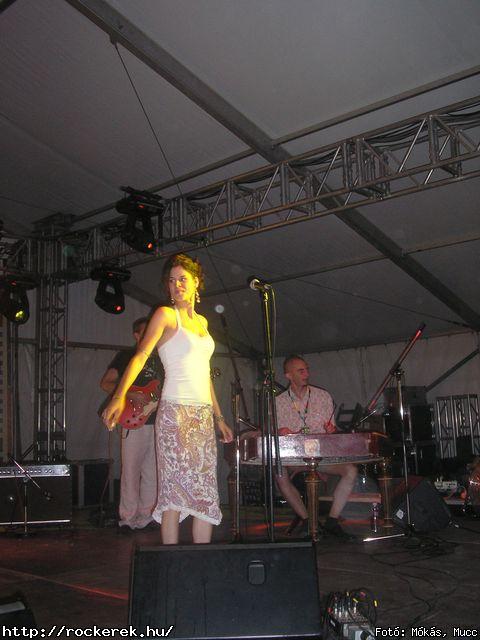  Ab/cd, Alvin s A Mkusok, Beatrice, Belga, Belmondo, Chuck Norris Action Squad, Collins And Behnam, Colorstar, Dalriada, Death Angel, Depresszi, Dek Bill Blues Band, Esclin Syndo, Finntroll, Firkin, Fish!, Hollywood Rose, Infra Gandhi, Kataklysm, Keep Of Kalessin, Kispl s A Borz, Korai Banditos Party, Korai rm, Kowalsky Meg A Vega, Machine Head, Magna Cum Laude, Mobilmania, Mystery Gang, N.o.h.a, Neo, Ossian, Paddy& The Rats, Parov Stelar & Band, Pokolgp, Quimby, Remorse, Road, Rme Vrzik, Sepultura, Ska Funderz, Subscribe, Tankcsapda, Testament, The Bedlam, The Idoru, Titusz, Watch My Dying, Yellow Spots, Zorall - Fot: Mks, Mucc