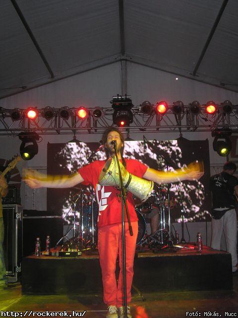  Ab/cd, Alvin s A Mkusok, Beatrice, Belga, Belmondo, Chuck Norris Action Squad, Collins And Behnam, Colorstar, Dalriada, Death Angel, Depresszi, Dek Bill Blues Band, Esclin Syndo, Finntroll, Firkin, Fish!, Hollywood Rose, Infra Gandhi, Kataklysm, Keep Of Kalessin, Kispl s A Borz, Korai Banditos Party, Korai rm, Kowalsky Meg A Vega, Machine Head, Magna Cum Laude, Mobilmania, Mystery Gang, N.o.h.a, Neo, Ossian, Paddy& The Rats, Parov Stelar & Band, Pokolgp, Quimby, Remorse, Road, Rme Vrzik, Sepultura, Ska Funderz, Subscribe, Tankcsapda, Testament, The Bedlam, The Idoru, Titusz, Watch My Dying, Yellow Spots, Zorall - Fot: Mks, Mucc