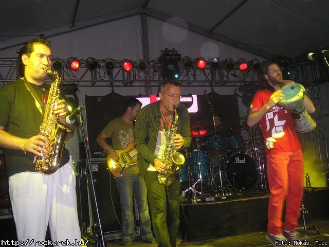  Ab/cd, Alvin s A Mkusok, Beatrice, Belga, Belmondo, Chuck Norris Action Squad, Collins And Behnam, Colorstar, Dalriada, Death Angel, Depresszi, Dek Bill Blues Band, Esclin Syndo, Finntroll, Firkin, Fish!, Hollywood Rose, Infra Gandhi, Kataklysm, Keep Of Kalessin, Kispl s A Borz, Korai Banditos Party, Korai rm, Kowalsky Meg A Vega, Machine Head, Magna Cum Laude, Mobilmania, Mystery Gang, N.o.h.a, Neo, Ossian, Paddy& The Rats, Parov Stelar & Band, Pokolgp, Quimby, Remorse, Road, Rme Vrzik, Sepultura, Ska Funderz, Subscribe, Tankcsapda, Testament, The Bedlam, The Idoru, Titusz, Watch My Dying, Yellow Spots, Zorall - Fot: Mks, Mucc