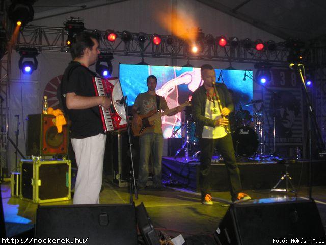  Ab/cd, Alvin s A Mkusok, Beatrice, Belga, Belmondo, Chuck Norris Action Squad, Collins And Behnam, Colorstar, Dalriada, Death Angel, Depresszi, Dek Bill Blues Band, Esclin Syndo, Finntroll, Firkin, Fish!, Hollywood Rose, Infra Gandhi, Kataklysm, Keep Of Kalessin, Kispl s A Borz, Korai Banditos Party, Korai rm, Kowalsky Meg A Vega, Machine Head, Magna Cum Laude, Mobilmania, Mystery Gang, N.o.h.a, Neo, Ossian, Paddy& The Rats, Parov Stelar & Band, Pokolgp, Quimby, Remorse, Road, Rme Vrzik, Sepultura, Ska Funderz, Subscribe, Tankcsapda, Testament, The Bedlam, The Idoru, Titusz, Watch My Dying, Yellow Spots, Zorall - Fot: Mks, Mucc