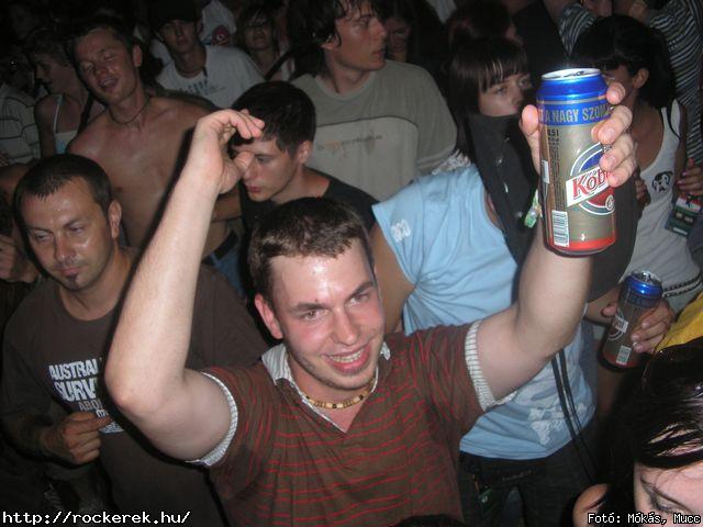  Ab/cd, Alvin s A Mkusok, Beatrice, Belga, Belmondo, Chuck Norris Action Squad, Collins And Behnam, Colorstar, Dalriada, Death Angel, Depresszi, Dek Bill Blues Band, Esclin Syndo, Finntroll, Firkin, Fish!, Hollywood Rose, Infra Gandhi, Kataklysm, Keep Of Kalessin, Kispl s A Borz, Korai Banditos Party, Korai rm, Kowalsky Meg A Vega, Machine Head, Magna Cum Laude, Mobilmania, Mystery Gang, N.o.h.a, Neo, Ossian, Paddy& The Rats, Parov Stelar & Band, Pokolgp, Quimby, Remorse, Road, Rme Vrzik, Sepultura, Ska Funderz, Subscribe, Tankcsapda, Testament, The Bedlam, The Idoru, Titusz, Watch My Dying, Yellow Spots, Zorall - Fot: Mks, Mucc