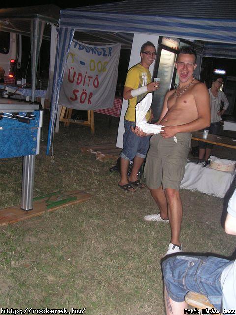  Ab/cd, Alvin s A Mkusok, Beatrice, Belga, Belmondo, Chuck Norris Action Squad, Collins And Behnam, Colorstar, Dalriada, Death Angel, Depresszi, Dek Bill Blues Band, Esclin Syndo, Finntroll, Firkin, Fish!, Hollywood Rose, Infra Gandhi, Kataklysm, Keep Of Kalessin, Kispl s A Borz, Korai Banditos Party, Korai rm, Kowalsky Meg A Vega, Machine Head, Magna Cum Laude, Mobilmania, Mystery Gang, N.o.h.a, Neo, Ossian, Paddy& The Rats, Parov Stelar & Band, Pokolgp, Quimby, Remorse, Road, Rme Vrzik, Sepultura, Ska Funderz, Subscribe, Tankcsapda, Testament, The Bedlam, The Idoru, Titusz, Watch My Dying, Yellow Spots, Zorall - Fot: Mks, Mucc