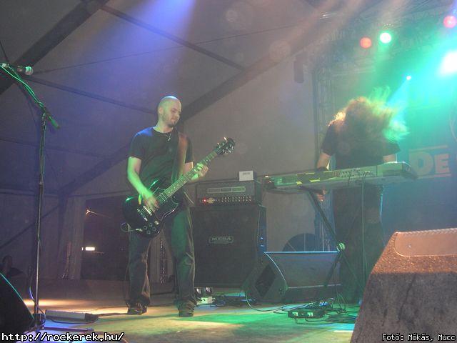  Ab/cd, Alvin s A Mkusok, Beatrice, Belga, Belmondo, Chuck Norris Action Squad, Collins And Behnam, Colorstar, Dalriada, Death Angel, Depresszi, Dek Bill Blues Band, Esclin Syndo, Finntroll, Firkin, Fish!, Hollywood Rose, Infra Gandhi, Kataklysm, Keep Of Kalessin, Kispl s A Borz, Korai Banditos Party, Korai rm, Kowalsky Meg A Vega, Machine Head, Magna Cum Laude, Mobilmania, Mystery Gang, N.o.h.a, Neo, Ossian, Paddy& The Rats, Parov Stelar & Band, Pokolgp, Quimby, Remorse, Road, Rme Vrzik, Sepultura, Ska Funderz, Subscribe, Tankcsapda, Testament, The Bedlam, The Idoru, Titusz, Watch My Dying, Yellow Spots, Zorall - Fot: Mks, Mucc