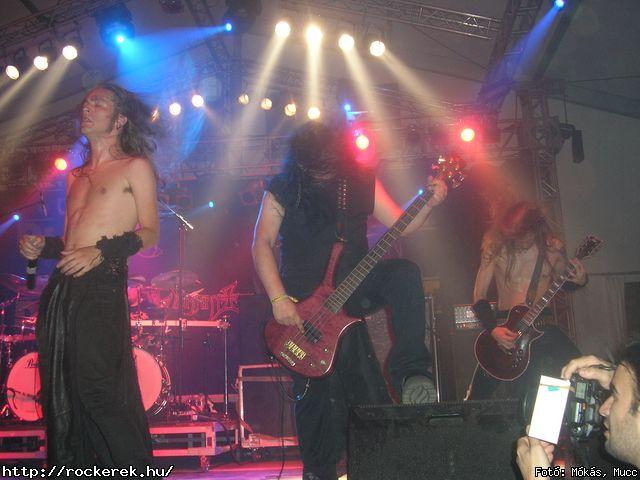  Ab/cd, Alvin s A Mkusok, Beatrice, Belga, Belmondo, Chuck Norris Action Squad, Collins And Behnam, Colorstar, Dalriada, Death Angel, Depresszi, Dek Bill Blues Band, Esclin Syndo, Finntroll, Firkin, Fish!, Hollywood Rose, Infra Gandhi, Kataklysm, Keep Of Kalessin, Kispl s A Borz, Korai Banditos Party, Korai rm, Kowalsky Meg A Vega, Machine Head, Magna Cum Laude, Mobilmania, Mystery Gang, N.o.h.a, Neo, Ossian, Paddy& The Rats, Parov Stelar & Band, Pokolgp, Quimby, Remorse, Road, Rme Vrzik, Sepultura, Ska Funderz, Subscribe, Tankcsapda, Testament, The Bedlam, The Idoru, Titusz, Watch My Dying, Yellow Spots, Zorall - Fot: Mks, Mucc