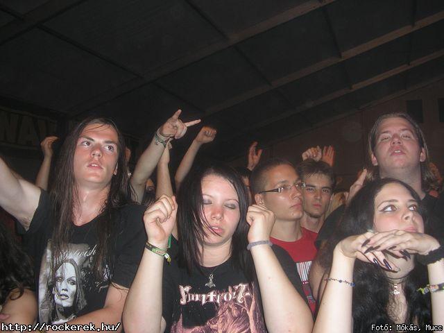  Ab/cd, Alvin s A Mkusok, Beatrice, Belga, Belmondo, Chuck Norris Action Squad, Collins And Behnam, Colorstar, Dalriada, Death Angel, Depresszi, Dek Bill Blues Band, Esclin Syndo, Finntroll, Firkin, Fish!, Hollywood Rose, Infra Gandhi, Kataklysm, Keep Of Kalessin, Kispl s A Borz, Korai Banditos Party, Korai rm, Kowalsky Meg A Vega, Machine Head, Magna Cum Laude, Mobilmania, Mystery Gang, N.o.h.a, Neo, Ossian, Paddy& The Rats, Parov Stelar & Band, Pokolgp, Quimby, Remorse, Road, Rme Vrzik, Sepultura, Ska Funderz, Subscribe, Tankcsapda, Testament, The Bedlam, The Idoru, Titusz, Watch My Dying, Yellow Spots, Zorall - Fot: Mks, Mucc