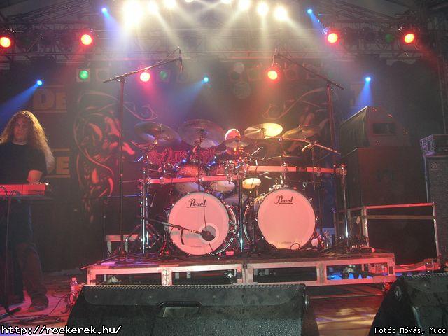  Ab/cd, Alvin s A Mkusok, Beatrice, Belga, Belmondo, Chuck Norris Action Squad, Collins And Behnam, Colorstar, Dalriada, Death Angel, Depresszi, Dek Bill Blues Band, Esclin Syndo, Finntroll, Firkin, Fish!, Hollywood Rose, Infra Gandhi, Kataklysm, Keep Of Kalessin, Kispl s A Borz, Korai Banditos Party, Korai rm, Kowalsky Meg A Vega, Machine Head, Magna Cum Laude, Mobilmania, Mystery Gang, N.o.h.a, Neo, Ossian, Paddy& The Rats, Parov Stelar & Band, Pokolgp, Quimby, Remorse, Road, Rme Vrzik, Sepultura, Ska Funderz, Subscribe, Tankcsapda, Testament, The Bedlam, The Idoru, Titusz, Watch My Dying, Yellow Spots, Zorall - Fot: Mks, Mucc