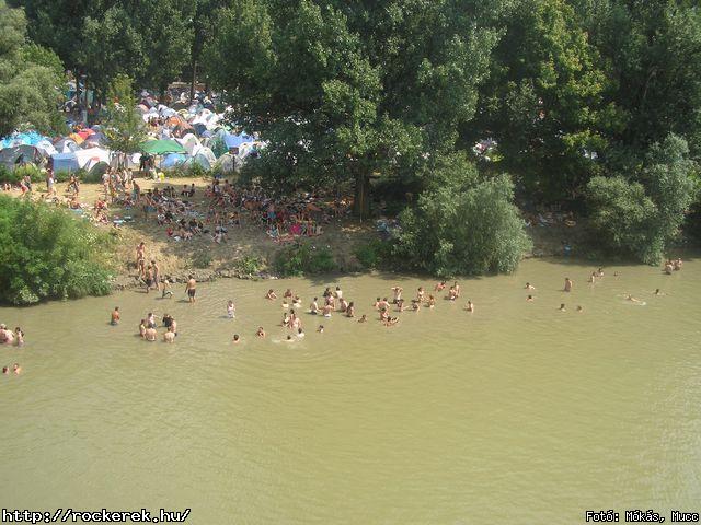  Ab/cd, Alvin s A Mkusok, Beatrice, Belga, Belmondo, Chuck Norris Action Squad, Collins And Behnam, Colorstar, Dalriada, Death Angel, Depresszi, Dek Bill Blues Band, Esclin Syndo, Finntroll, Firkin, Fish!, Hollywood Rose, Infra Gandhi, Kataklysm, Keep Of Kalessin, Kispl s A Borz, Korai Banditos Party, Korai rm, Kowalsky Meg A Vega, Machine Head, Magna Cum Laude, Mobilmania, Mystery Gang, N.o.h.a, Neo, Ossian, Paddy& The Rats, Parov Stelar & Band, Pokolgp, Quimby, Remorse, Road, Rme Vrzik, Sepultura, Ska Funderz, Subscribe, Tankcsapda, Testament, The Bedlam, The Idoru, Titusz, Watch My Dying, Yellow Spots, Zorall - Fot: Mks, Mucc