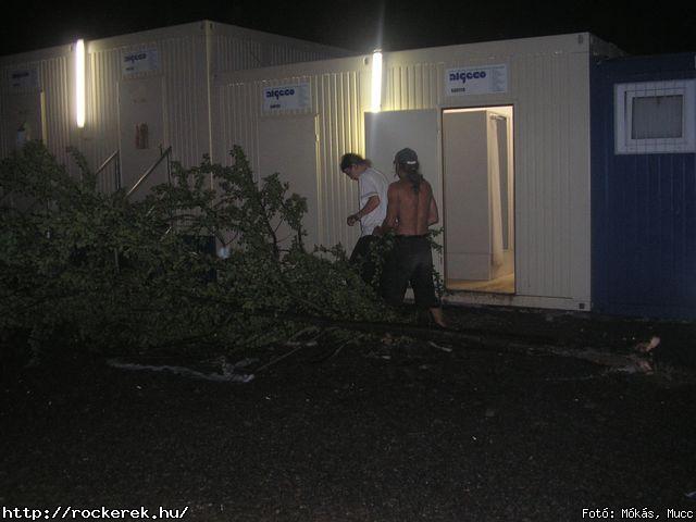  Ab/cd, Alvin s A Mkusok, Beatrice, Belga, Belmondo, Chuck Norris Action Squad, Collins And Behnam, Colorstar, Dalriada, Death Angel, Depresszi, Dek Bill Blues Band, Esclin Syndo, Finntroll, Firkin, Fish!, Hollywood Rose, Infra Gandhi, Kataklysm, Keep Of Kalessin, Kispl s A Borz, Korai Banditos Party, Korai rm, Kowalsky Meg A Vega, Machine Head, Magna Cum Laude, Mobilmania, Mystery Gang, N.o.h.a, Neo, Ossian, Paddy& The Rats, Parov Stelar & Band, Pokolgp, Quimby, Remorse, Road, Rme Vrzik, Sepultura, Ska Funderz, Subscribe, Tankcsapda, Testament, The Bedlam, The Idoru, Titusz, Watch My Dying, Yellow Spots, Zorall - Fot: Mks, Mucc