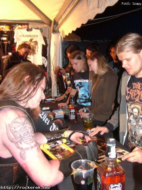  Al and the Black Cats,  Alvin s a Mkusok,  HtkznaPI CSAldsok,  The Exploited,  Fekete Sereg,  Rme Vrzik,  Road,  Varg - Fot: Szapy