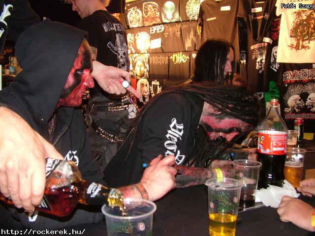  Al and the Black Cats,  Alvin s a Mkusok,  HtkznaPI CSAldsok,  The Exploited,  Fekete Sereg,  Rme Vrzik,  Road,  Varg - Fot: Szapy