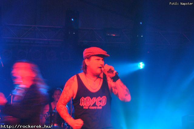  Road, Rme Vrzik, Dek Bill Gyula, Hobo s Bandja, ABCD (AC/DC Tribute) - Fot: Napster
