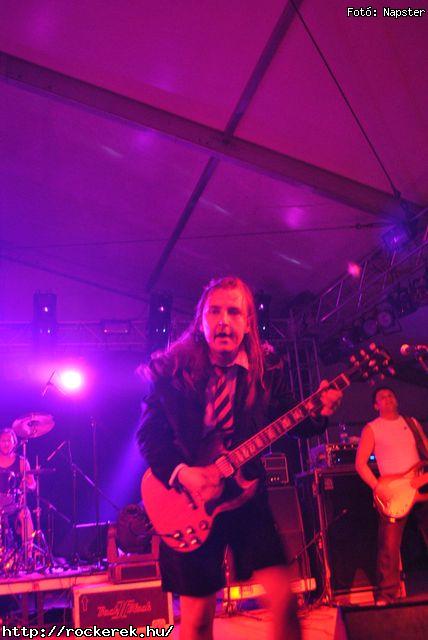  Road, Rme Vrzik, Dek Bill Gyula, Hobo s Bandja, ABCD (AC/DC Tribute) - Fot: Napster