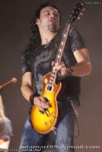  Ab/cd, Aws, Dek Bill Blues Band, Edguy, Eradication, Fish!, Gamma Ray, Heaven Street Seven, Hollywood Rose, Irie Maffia, Junkies, Kalapcs, Kowalsky Meg A Vega, Moby Dick, Neck Sprain, Ocha Macho, Ossian, Pokolgp, Pl Utcai Fik, Rme Vrzik, Scandic Pop, Superbutt, Supernem, Trouser Press, Uriah Heep, Watch My Dying, Zorall - Fot: Entri