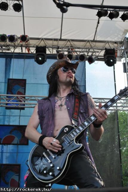  Konflikt,  Heaven Street Seven,  Rme Vrzik,  Akela,  Depresszi,  Dalriada,  Guano Apes,  Slayer