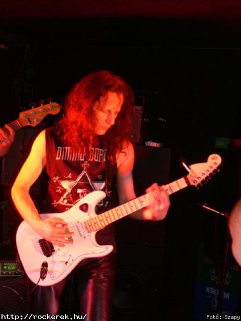  Damage,  Buttercup,  Garden of Eden, Dharma - Fot: Szapy