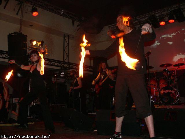  TZMADR,  Vrvonal,  Johnny Roger,  Velvet Seal