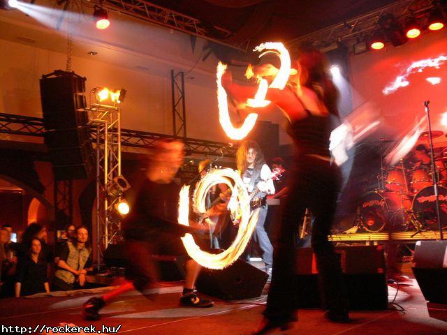  TZMADR,  Vrvonal,  Johnny Roger,  Velvet Seal