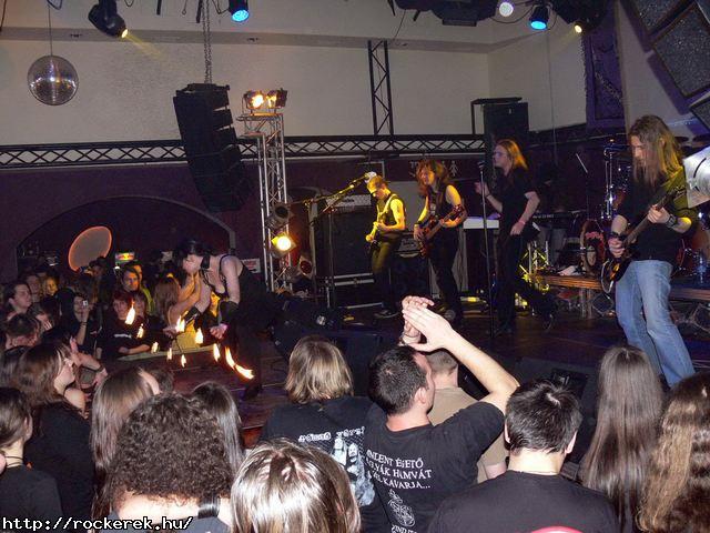  TZMADR,  Vrvonal,  Johnny Roger,  Velvet Seal