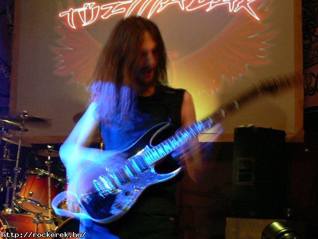  TZMADR,  Vrvonal,  Johnny Roger,  Velvet Seal