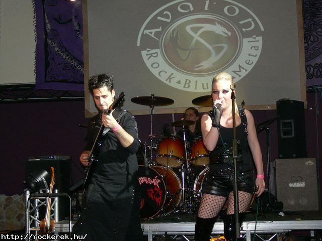  TZMADR,  Vrvonal,  Johnny Roger,  Velvet Seal