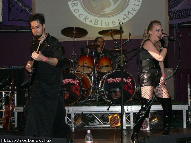  TZMADR,  Vrvonal,  Johnny Roger,  Velvet Seal